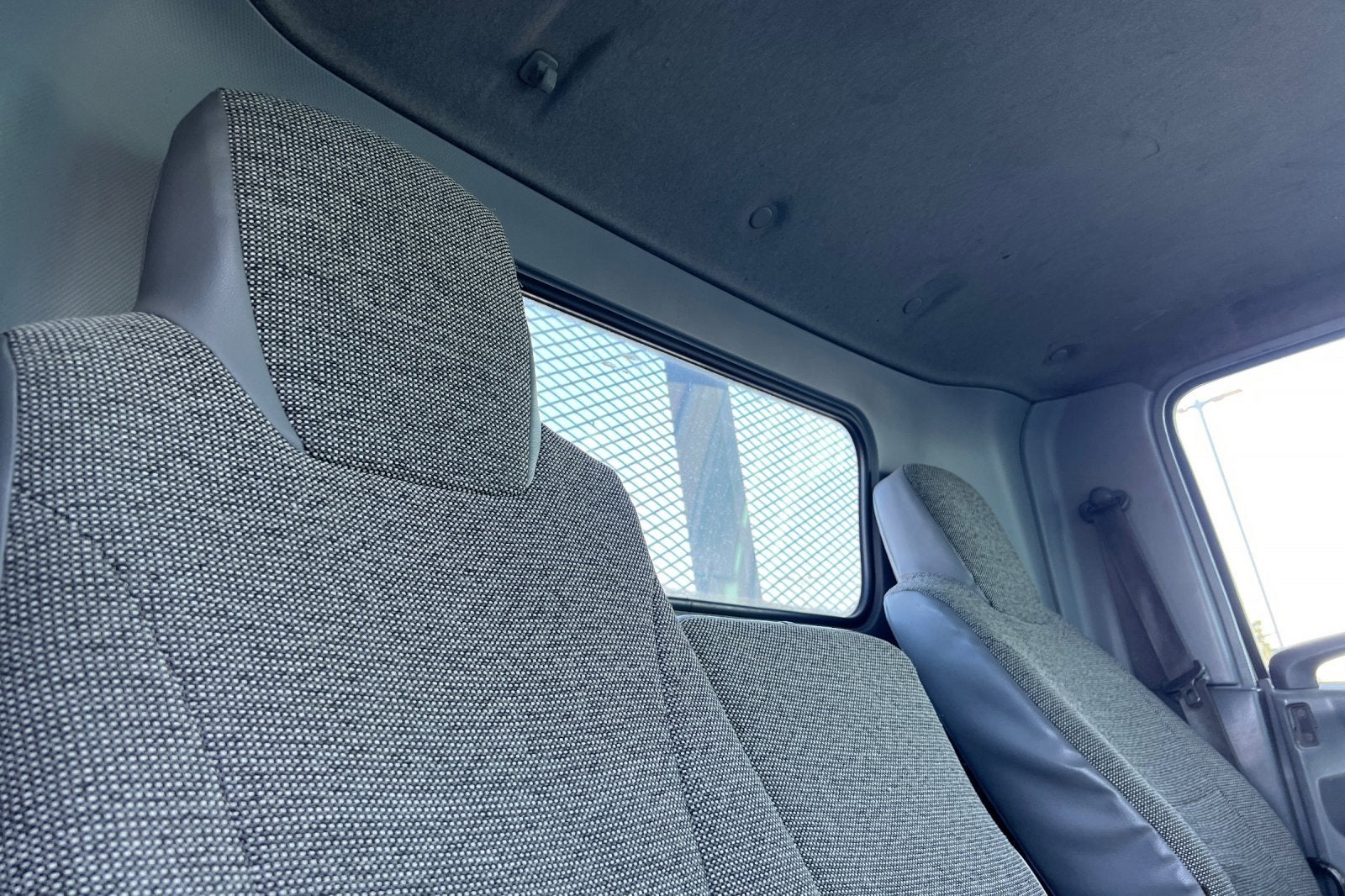 2009 Isuzu NPR HD DSL REG MT/NPR HD WHITE CAB IBT PWL