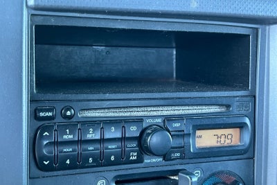 2009 Isuzu NPR HD DSL REG MT/NPR HD WHITE CAB IBT PWL