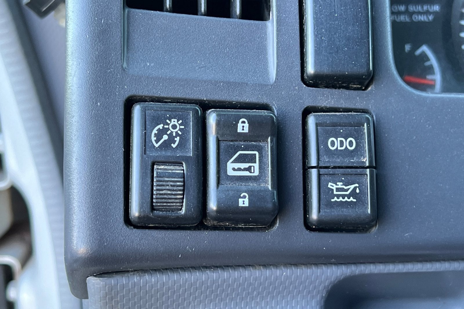 2009 Isuzu NPR HD DSL REG MT/NPR HD WHITE CAB IBT PWL