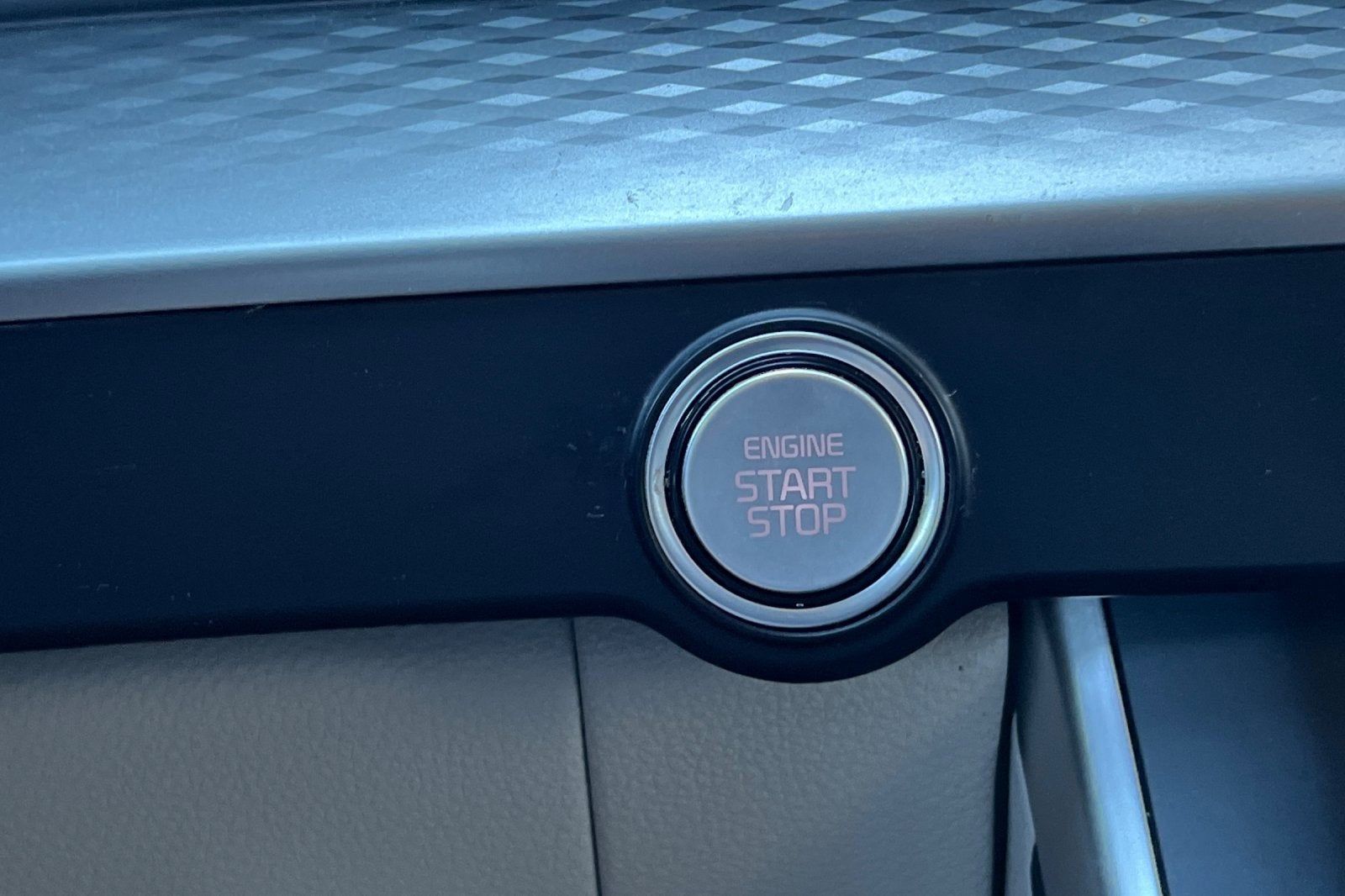 2022 Kia Carnival LX