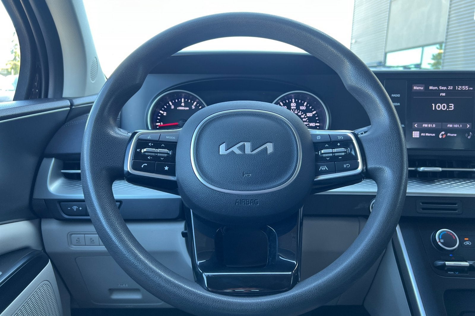 2022 Kia Carnival LX