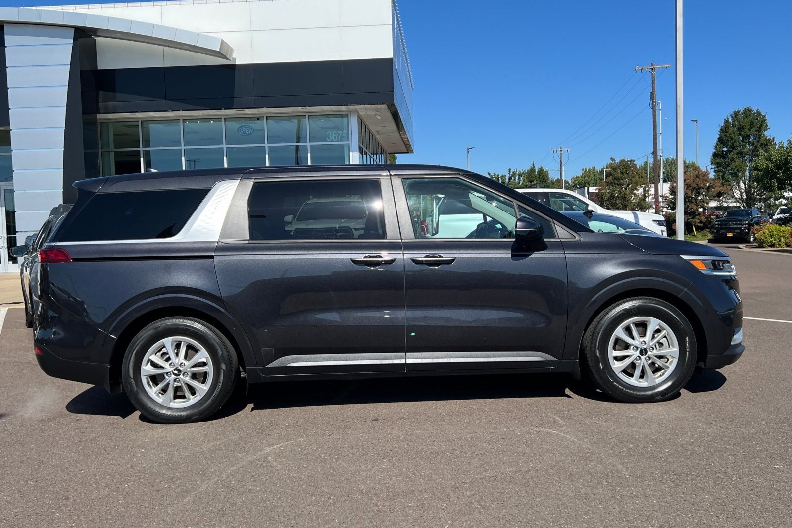 2022 Kia Carnival LX