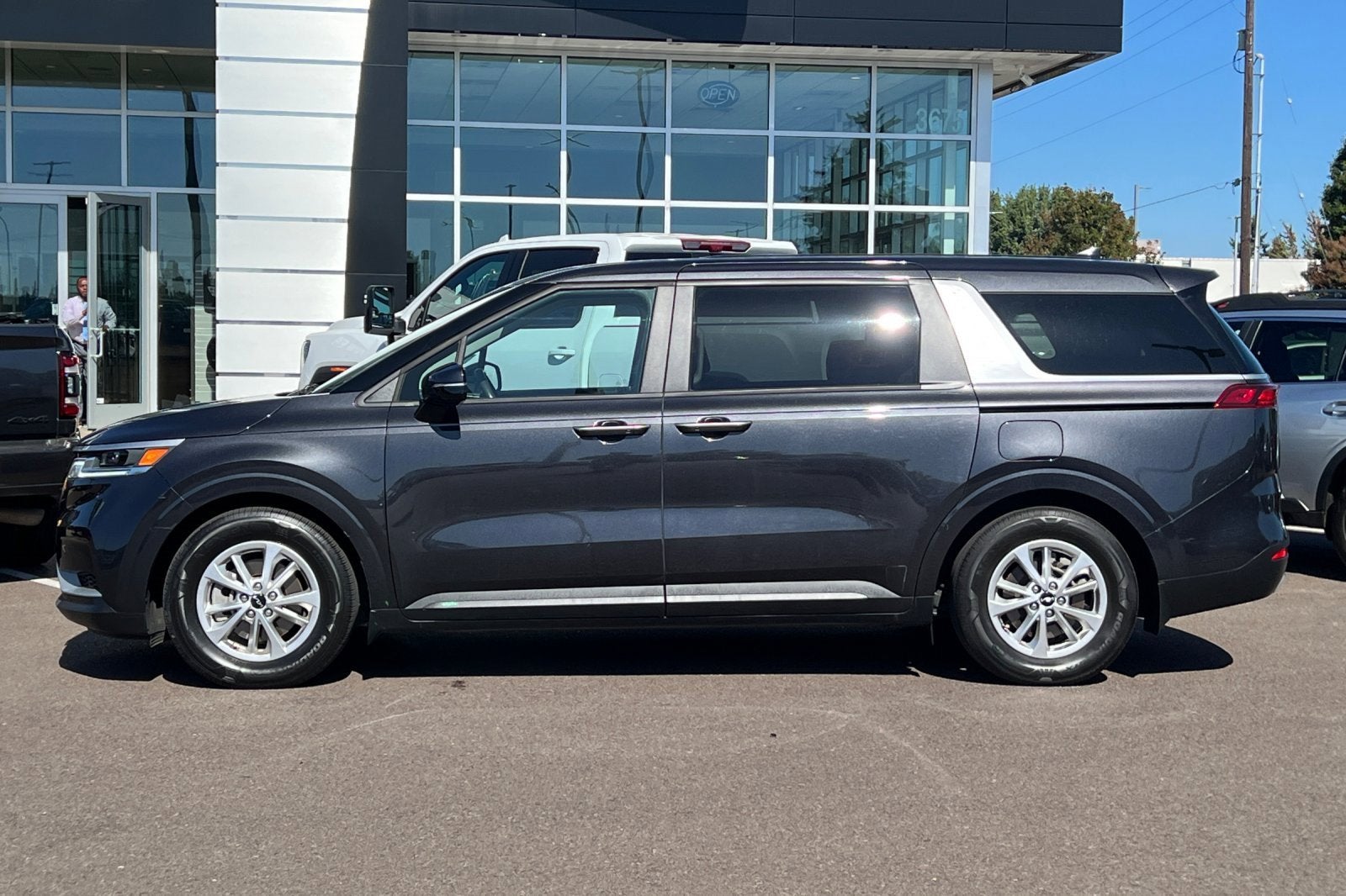 2022 Kia Carnival LX