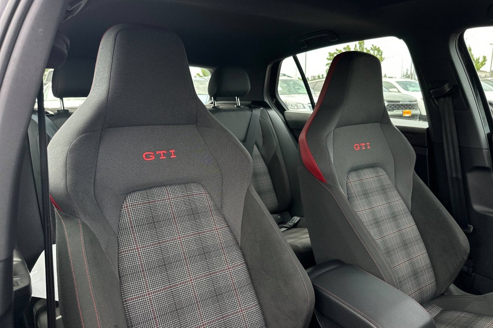 2024 Volkswagen Golf GTI SE