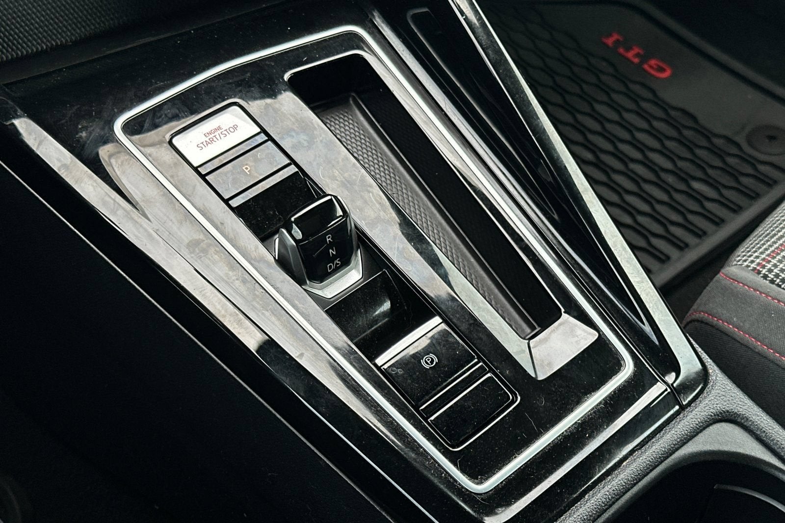 2024 Volkswagen Golf GTI SE