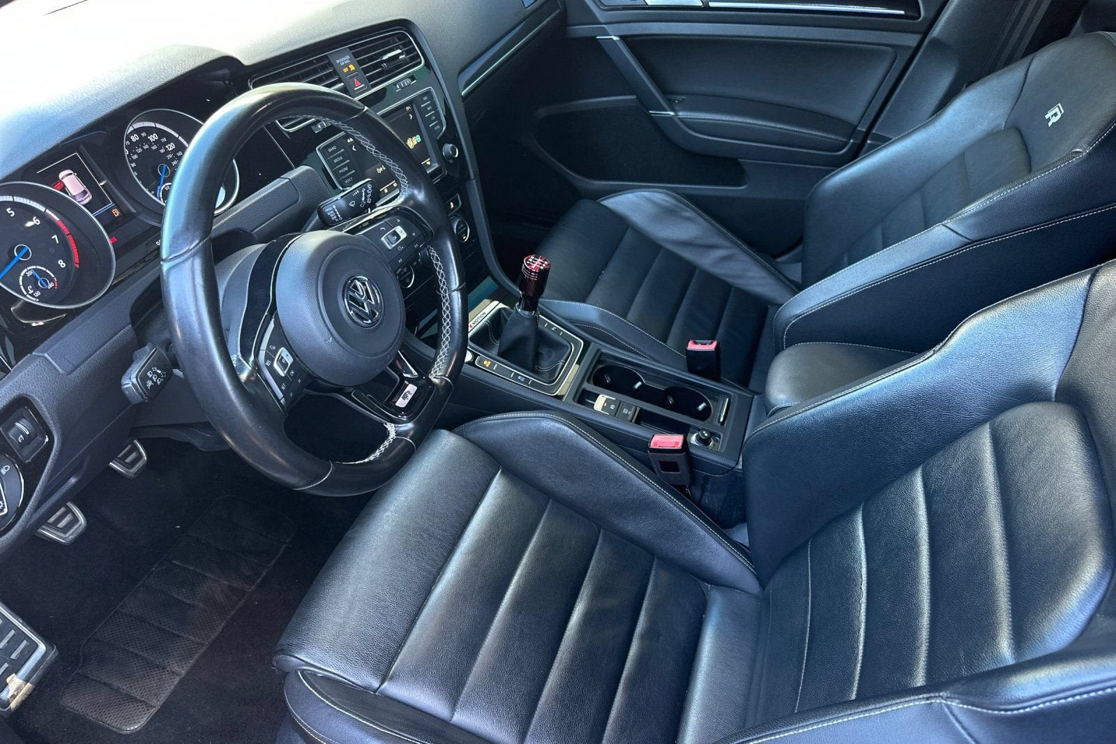 2017 Volkswagen Golf R 4DR HB MAN W/DCC/
