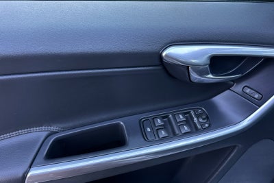 2016 Volvo XC60 T5 Drive-E Premier