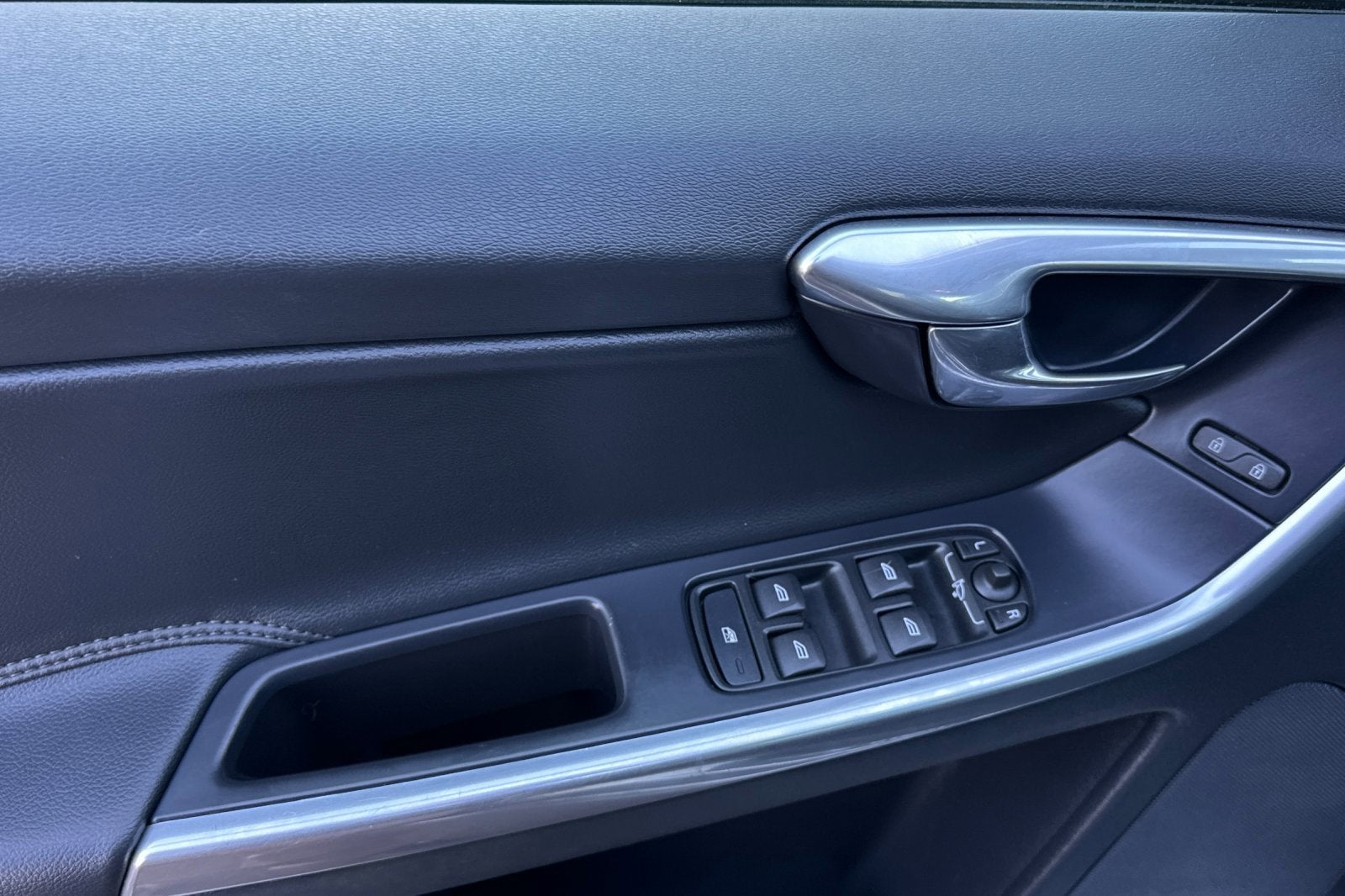 2016 Volvo XC60 T5 Drive-E Premier