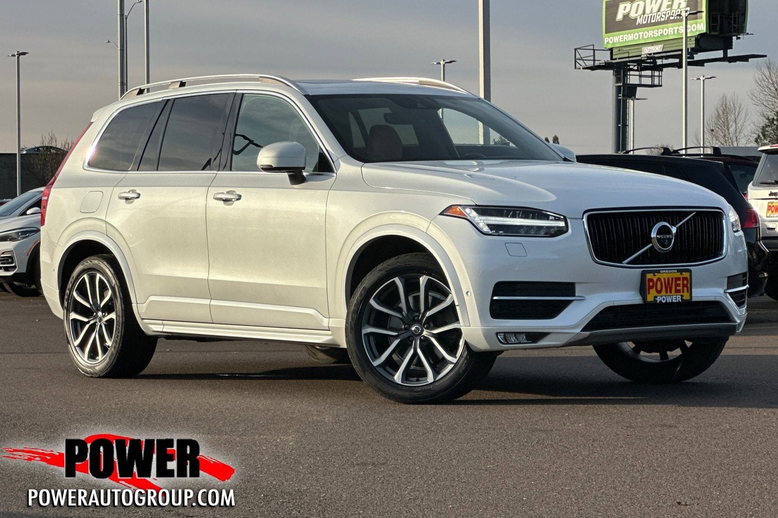 2017 Volvo XC90 Momentum