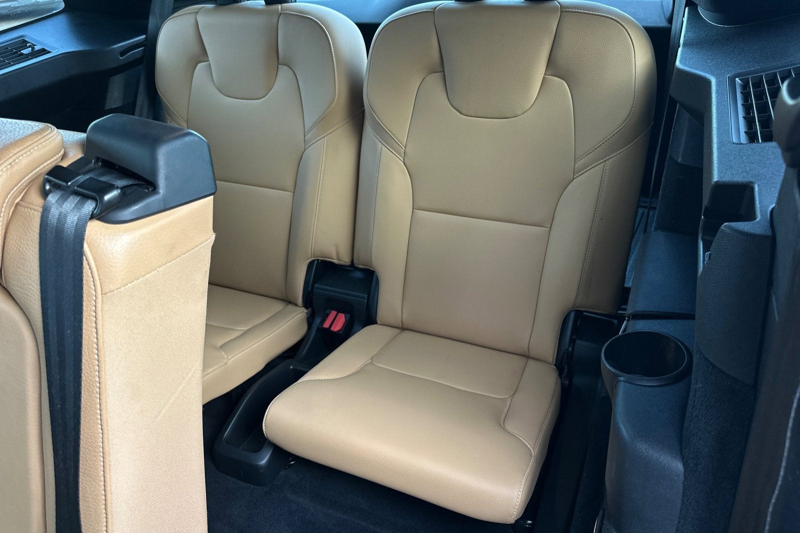 2017 Volvo XC90 Momentum