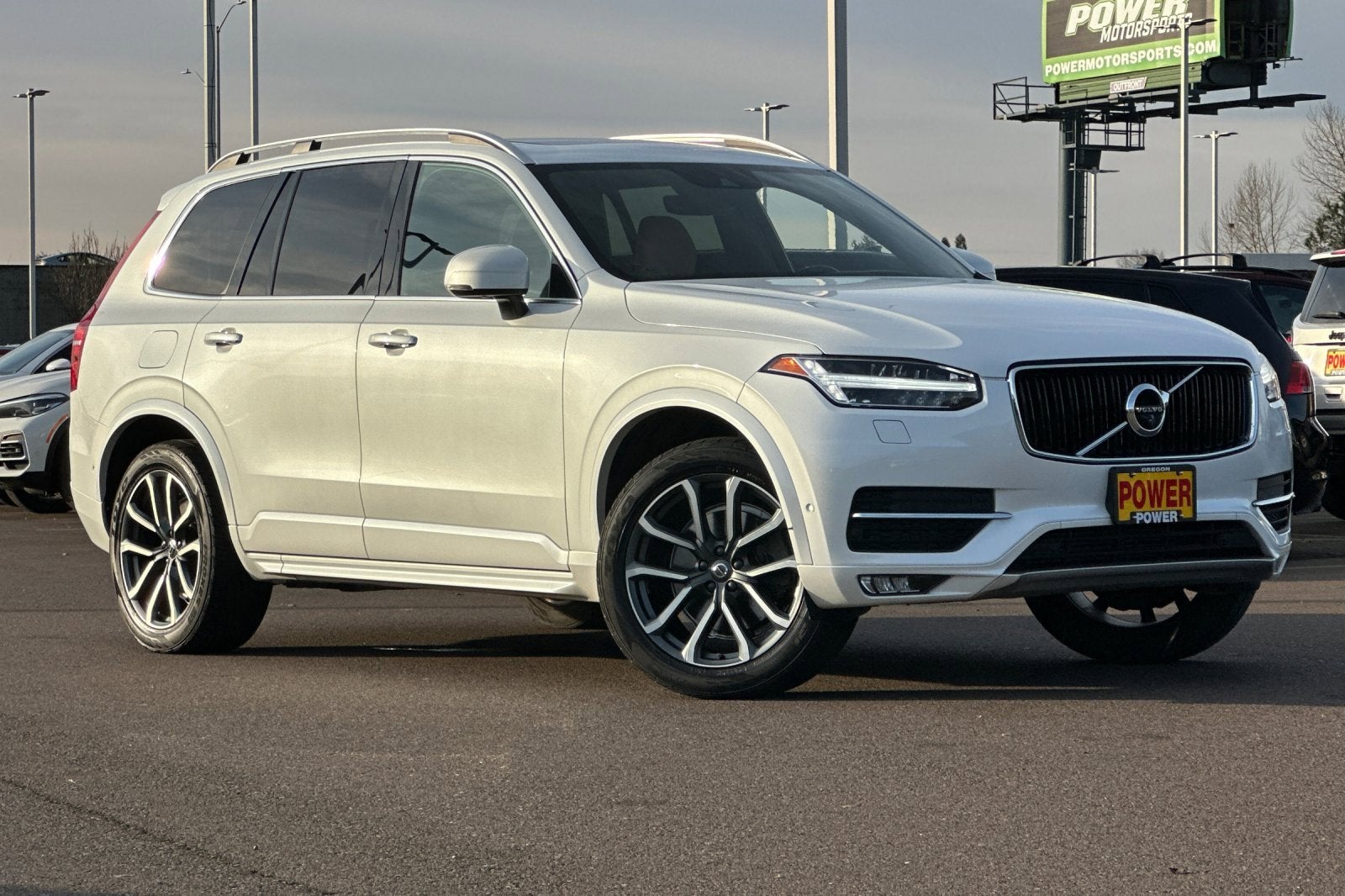 2017 Volvo XC90 Momentum