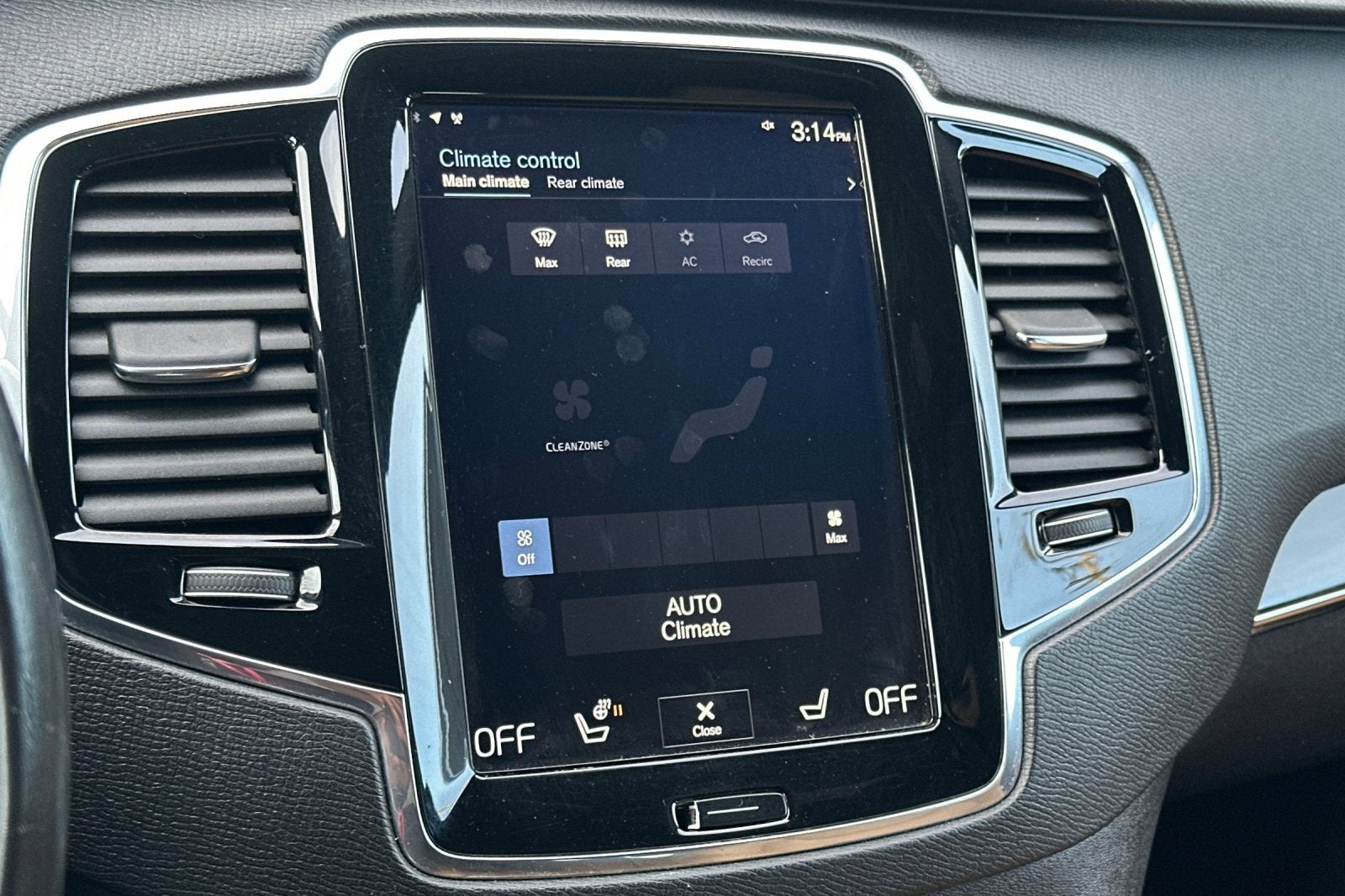 2017 Volvo XC90 Momentum