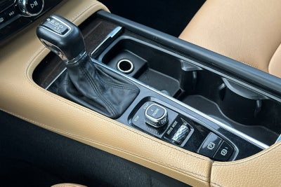 2017 Volvo XC90 Momentum