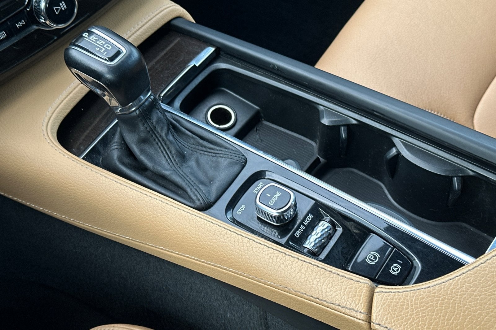 2017 Volvo XC90 Momentum