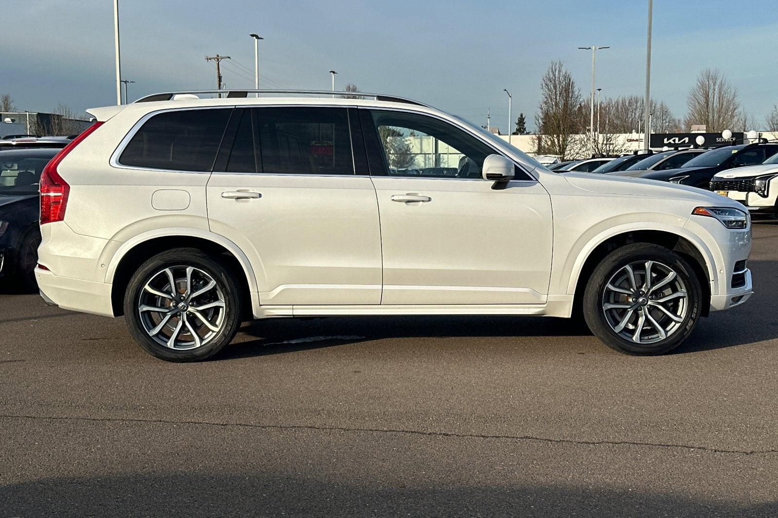2017 Volvo XC90 Momentum