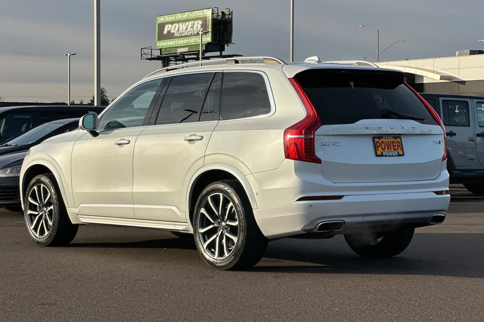 2017 Volvo XC90 Momentum