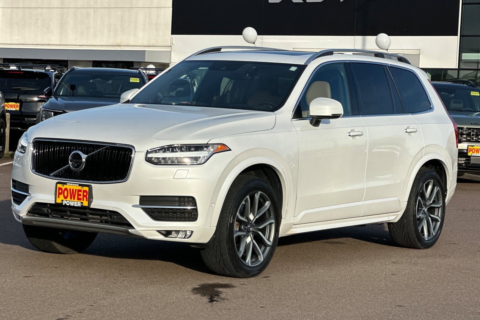 2017 Volvo XC90 Momentum