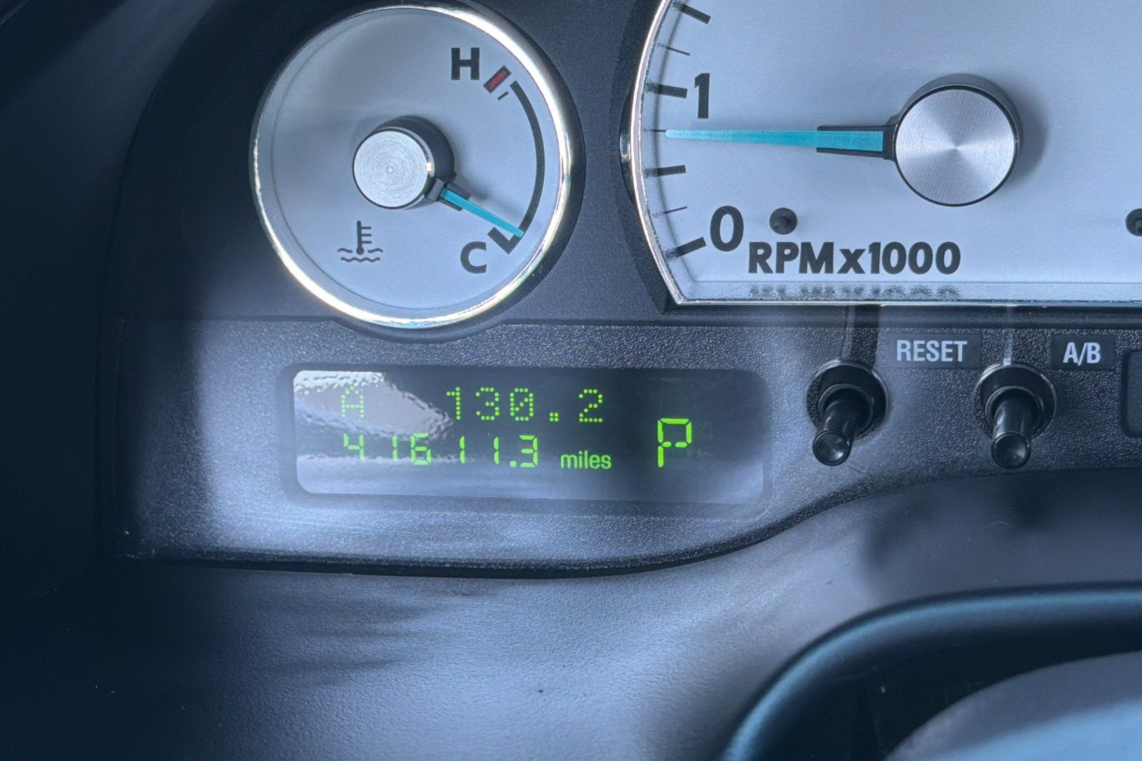 2005 Ford Thunderbird Base