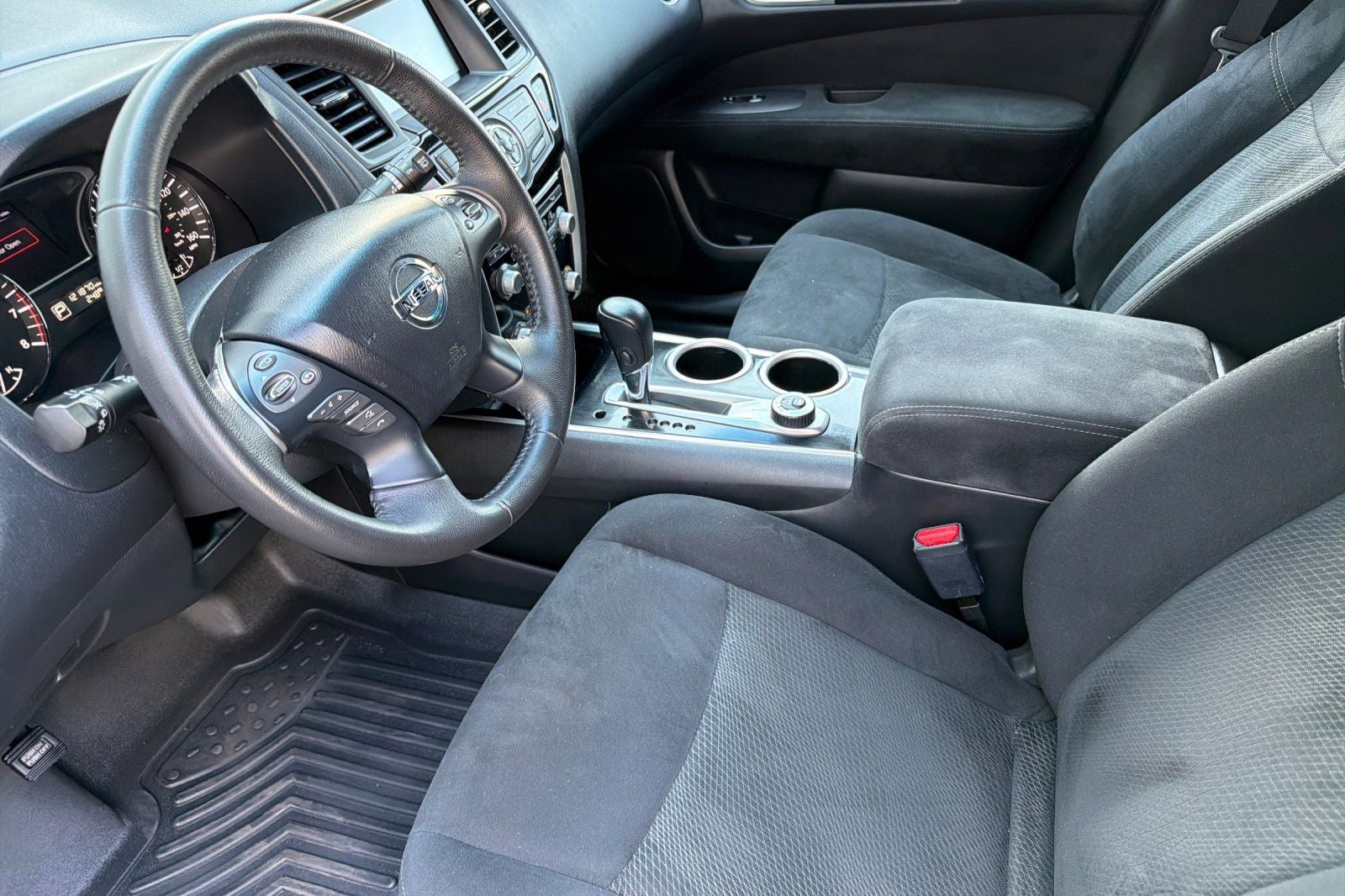 2015 Nissan Pathfinder SV