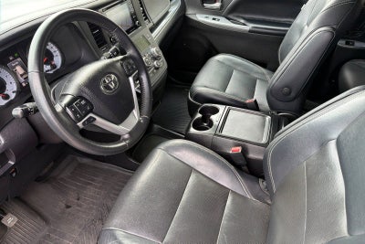 2019 Toyota Sienna SE 8 Passenger