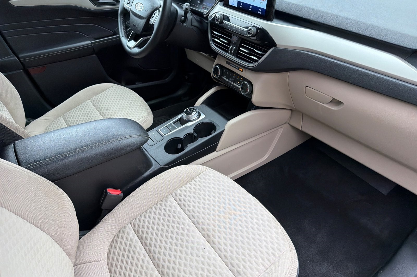 2022 Ford Escape Hybrid SE