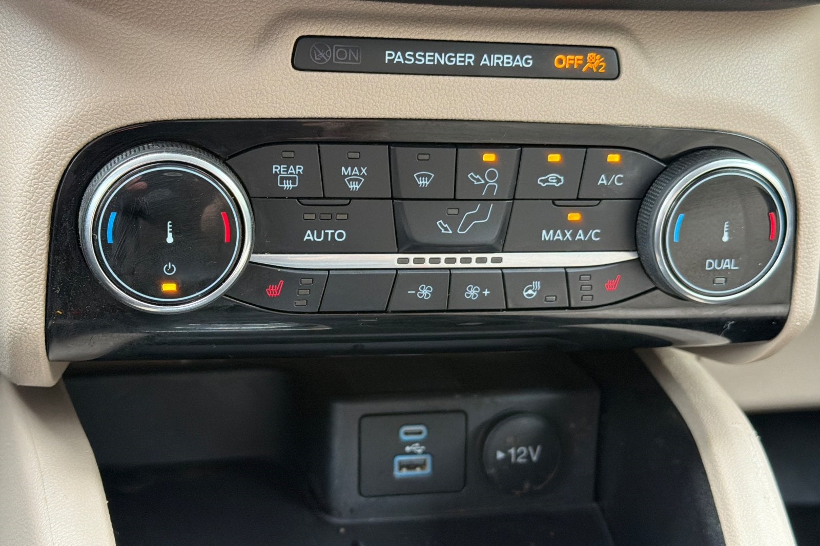 2022 Ford Escape Hybrid SE