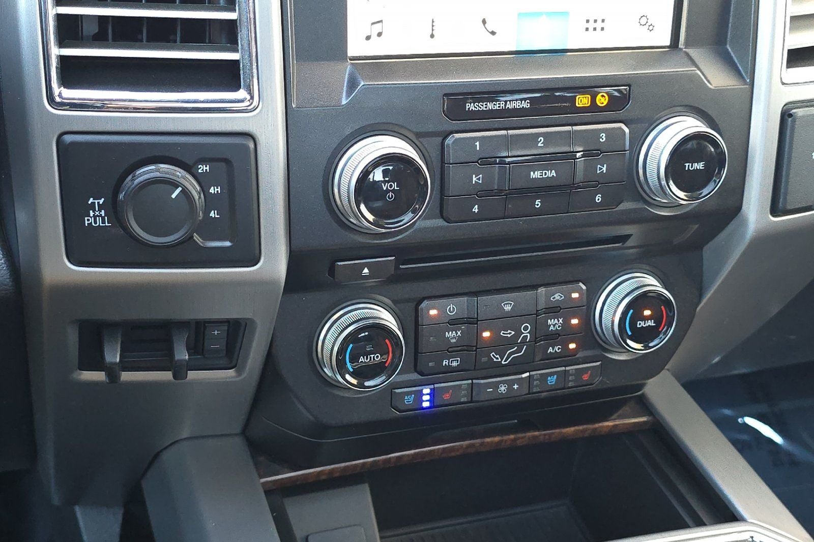 2017 Ford F-350SD Platinum