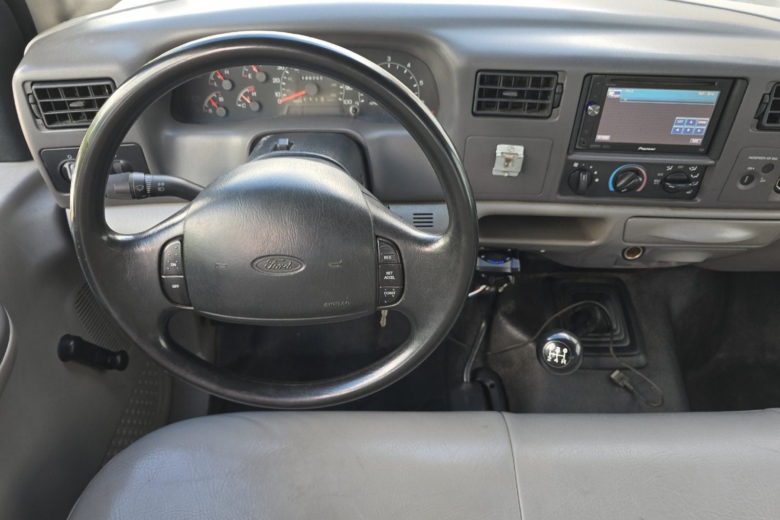 2001 Ford F-250SD XL Manual