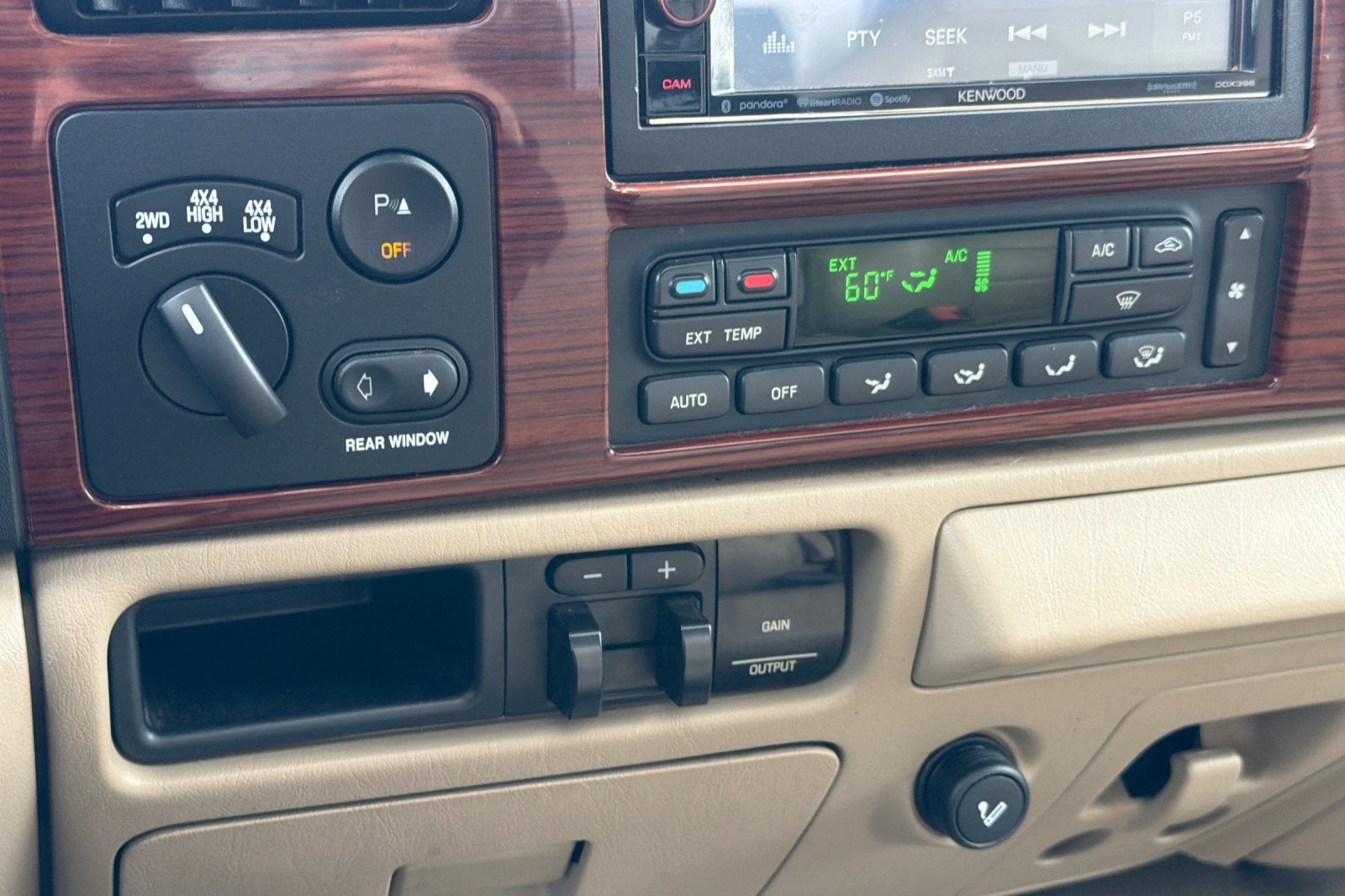 2006 Ford F-350SD Base