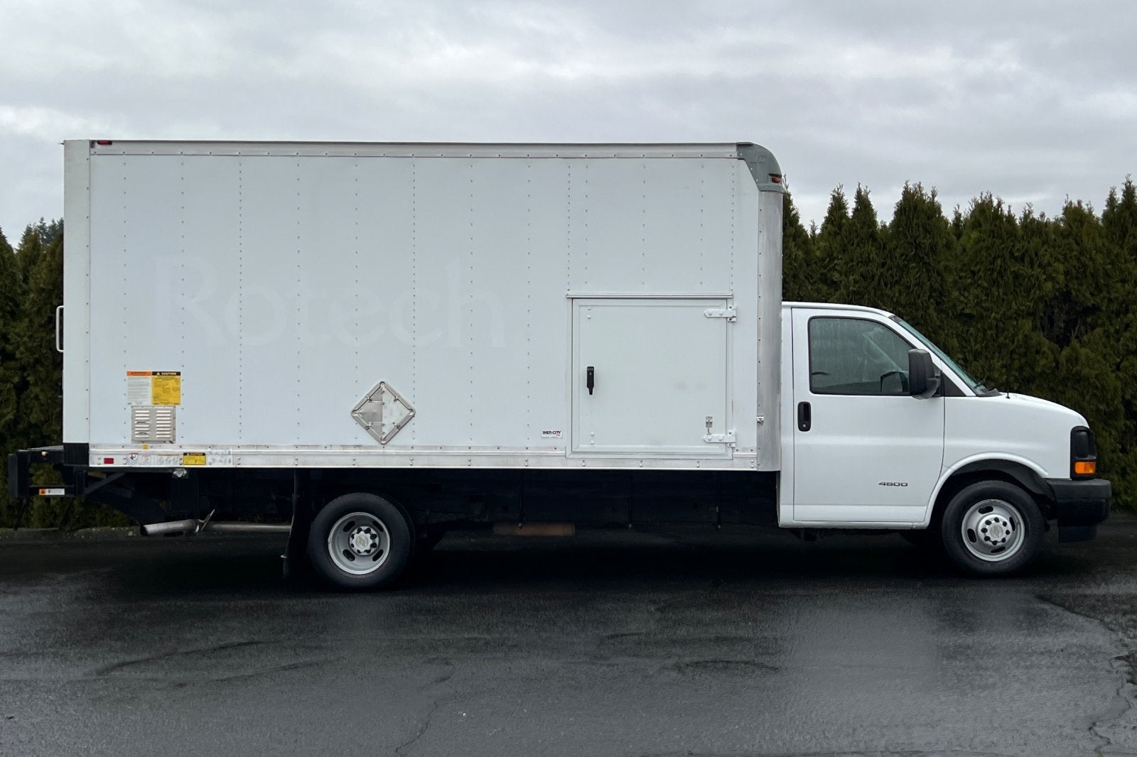 2017 Chevrolet Express 4500 Base Cutaway