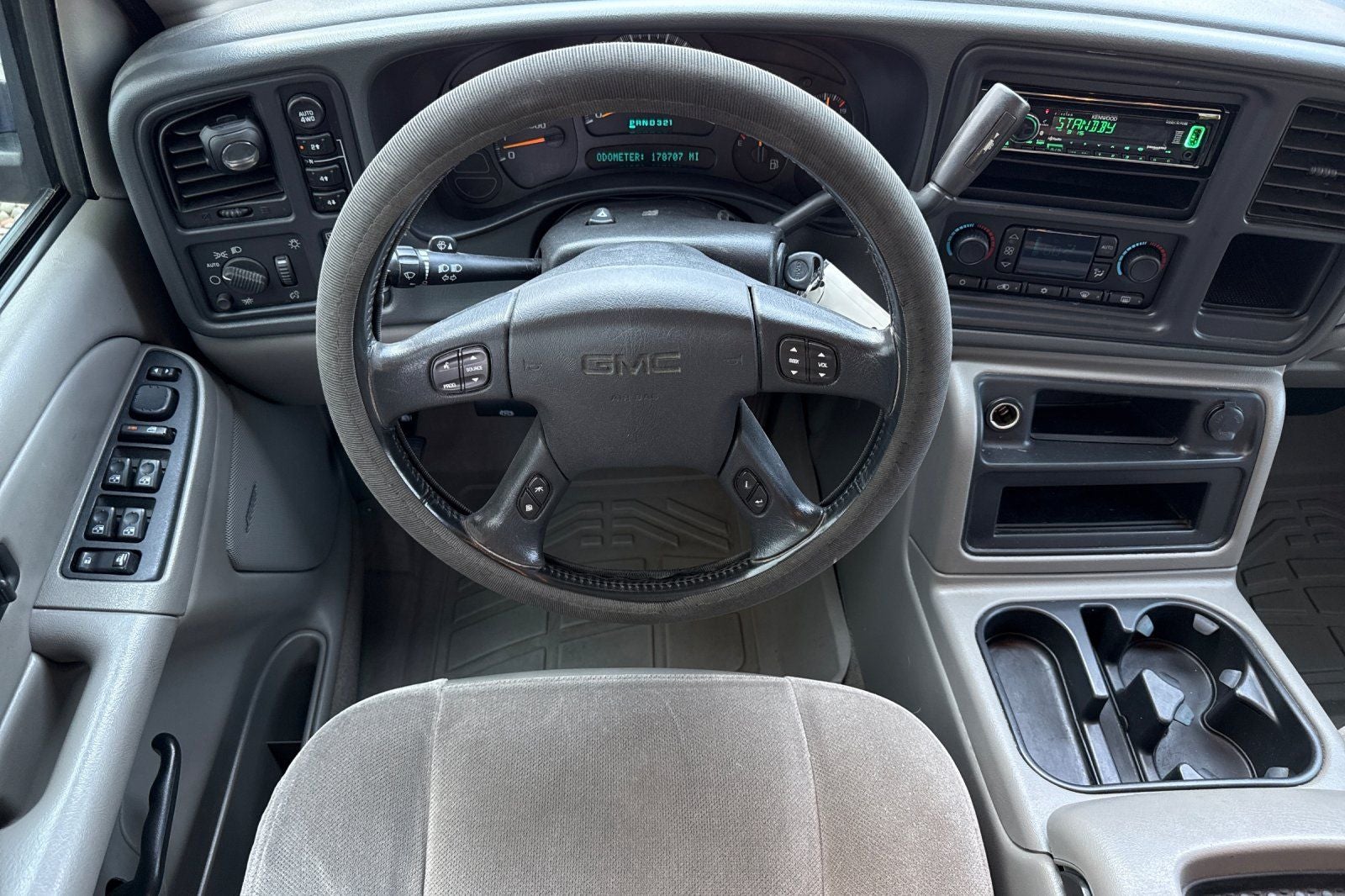 2005 GMC Yukon SLE