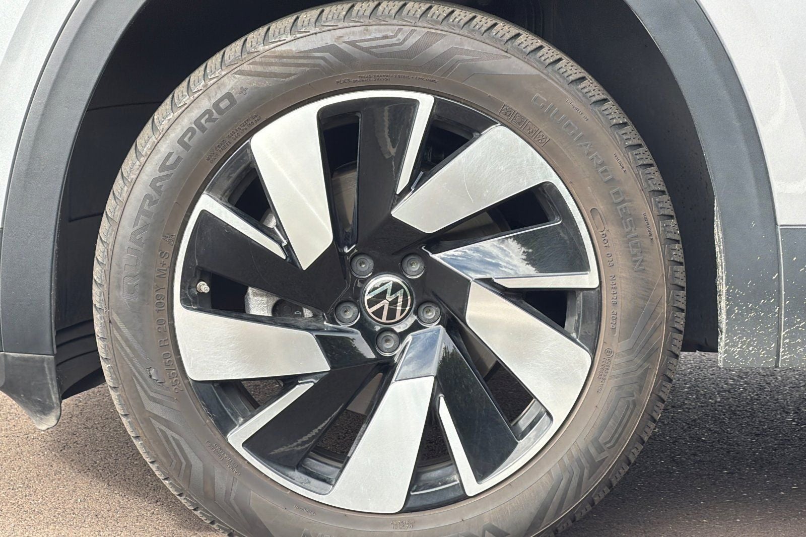 2024 Volkswagen Atlas Cross Sport 2.0T SE w/Technology