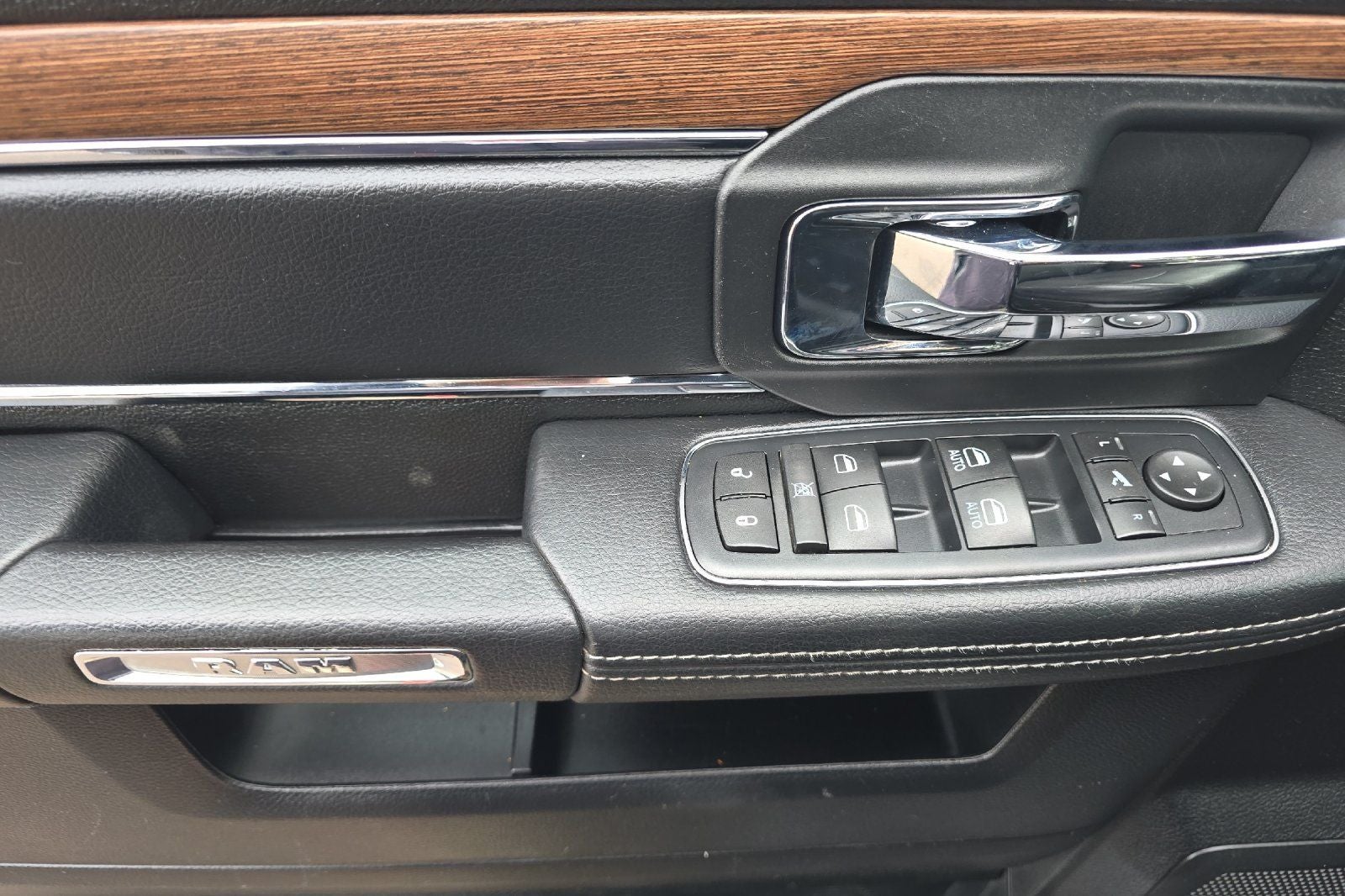 2016 RAM 3500 Laramie