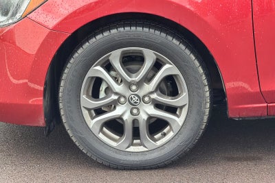 2020 Toyota Yaris XLE