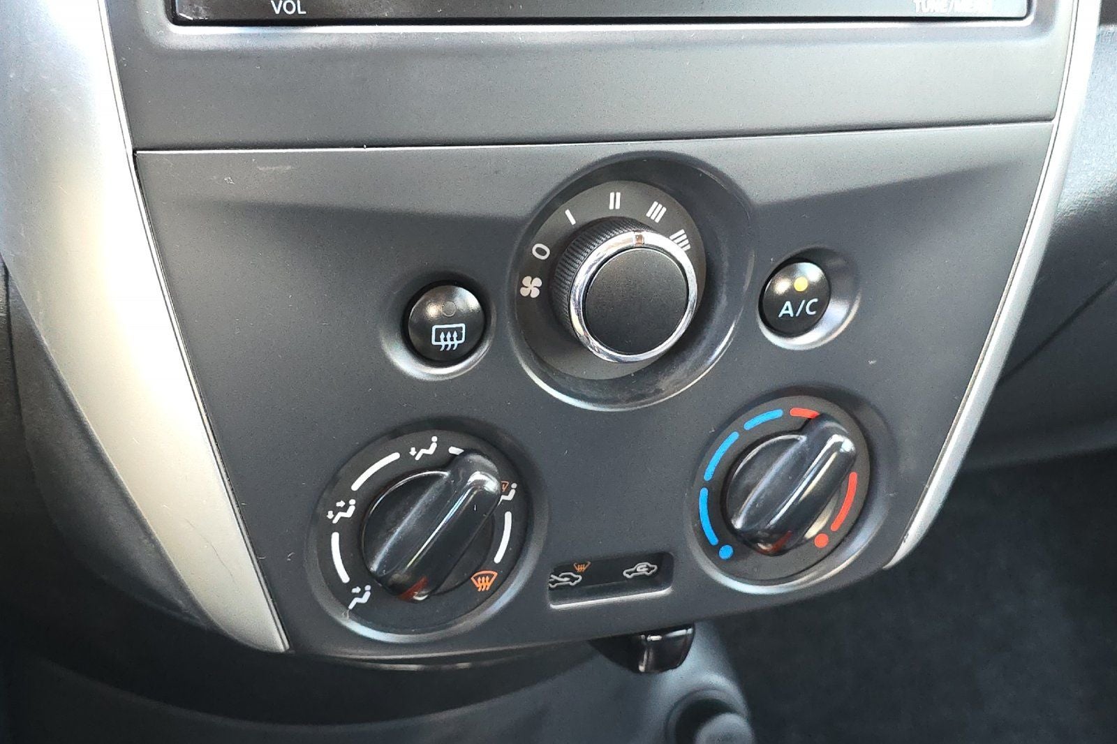 2017 Nissan Versa 1.6 SV