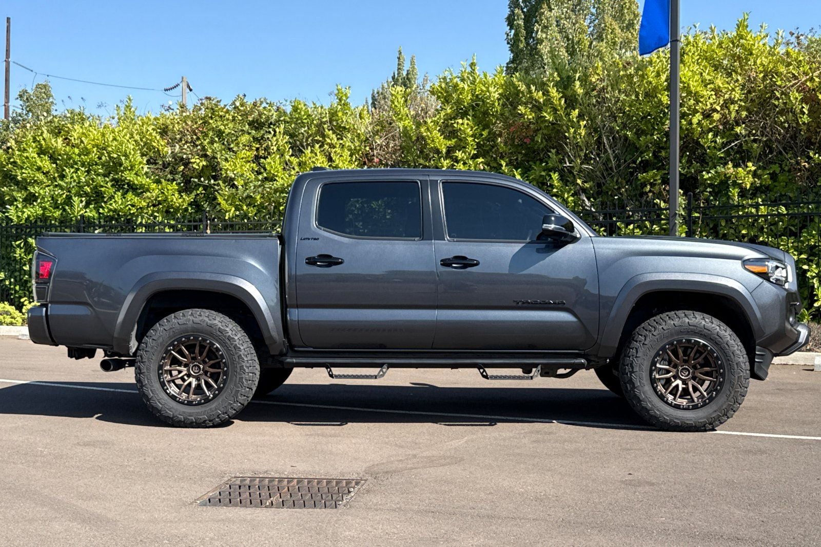 2023 Toyota Tacoma Limited V6