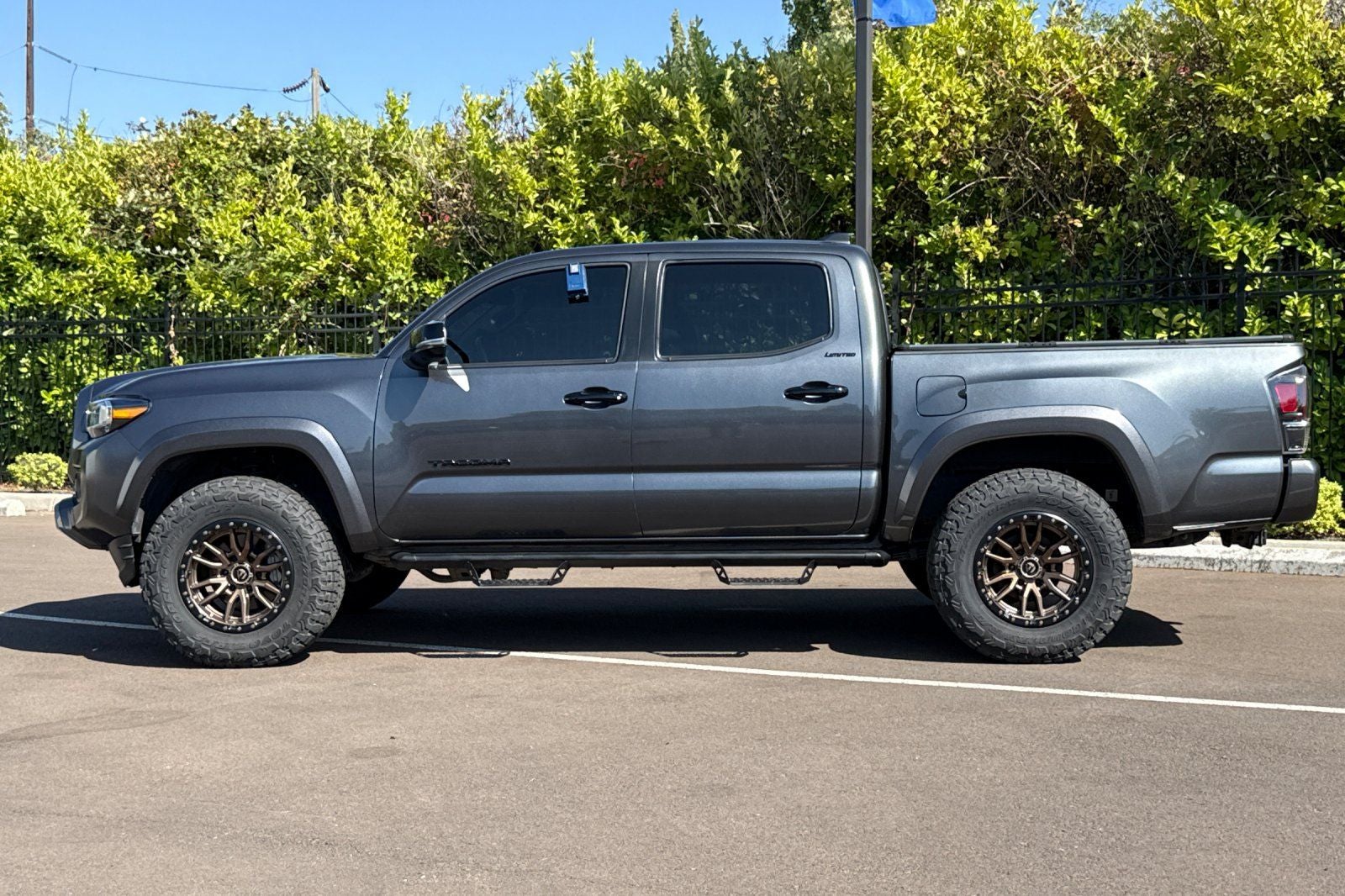 2023 Toyota Tacoma Limited V6