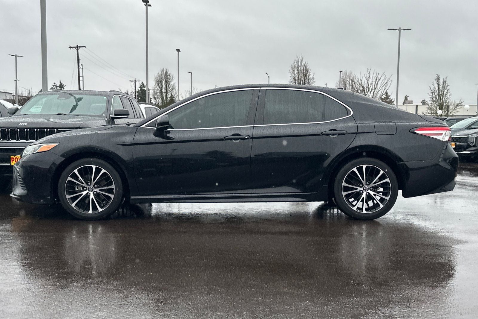 2020 Toyota Camry SE