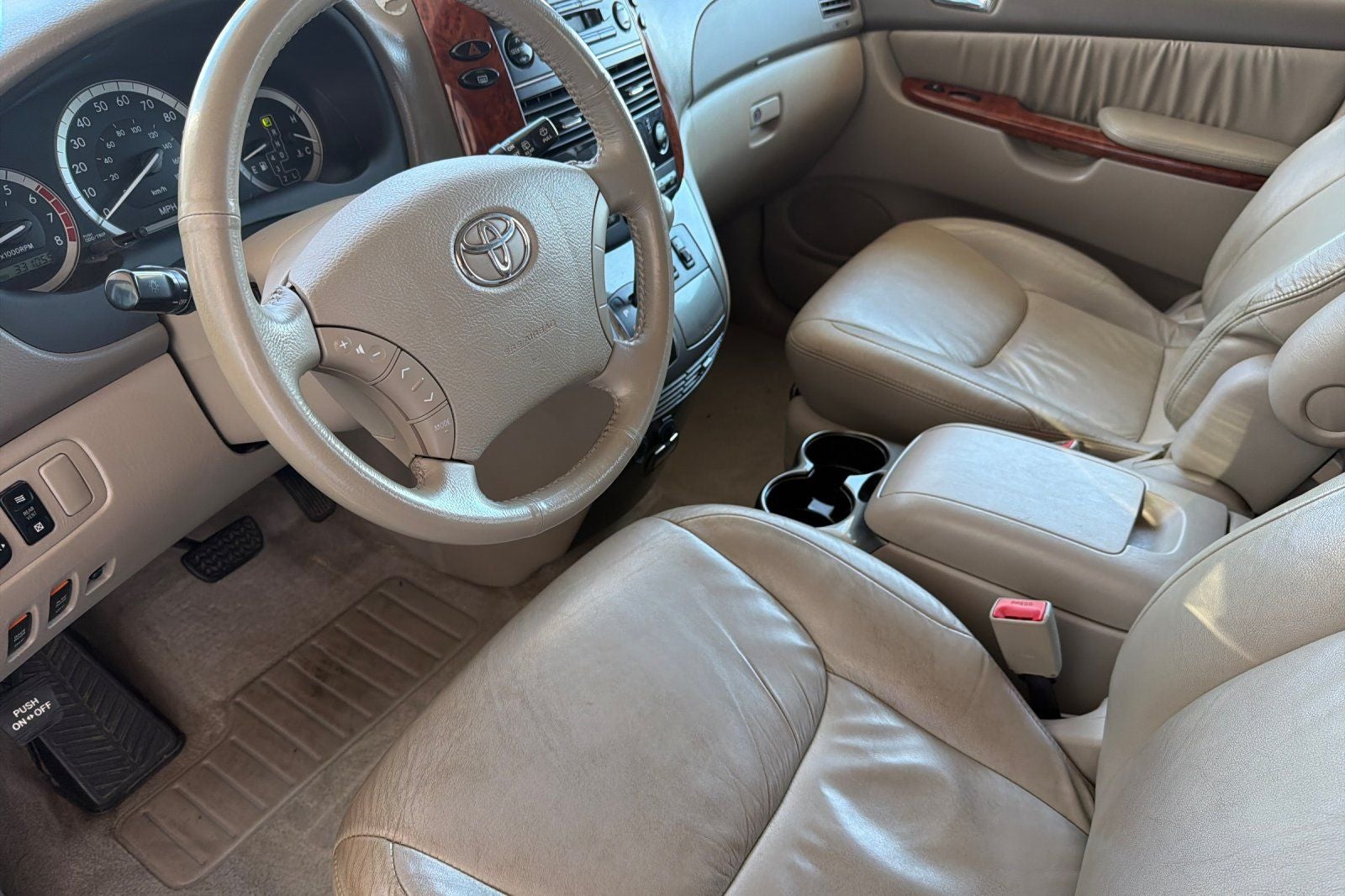 2004 Toyota Sienna XLE