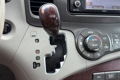 2013 Toyota Sienna XLE 7 Passenger