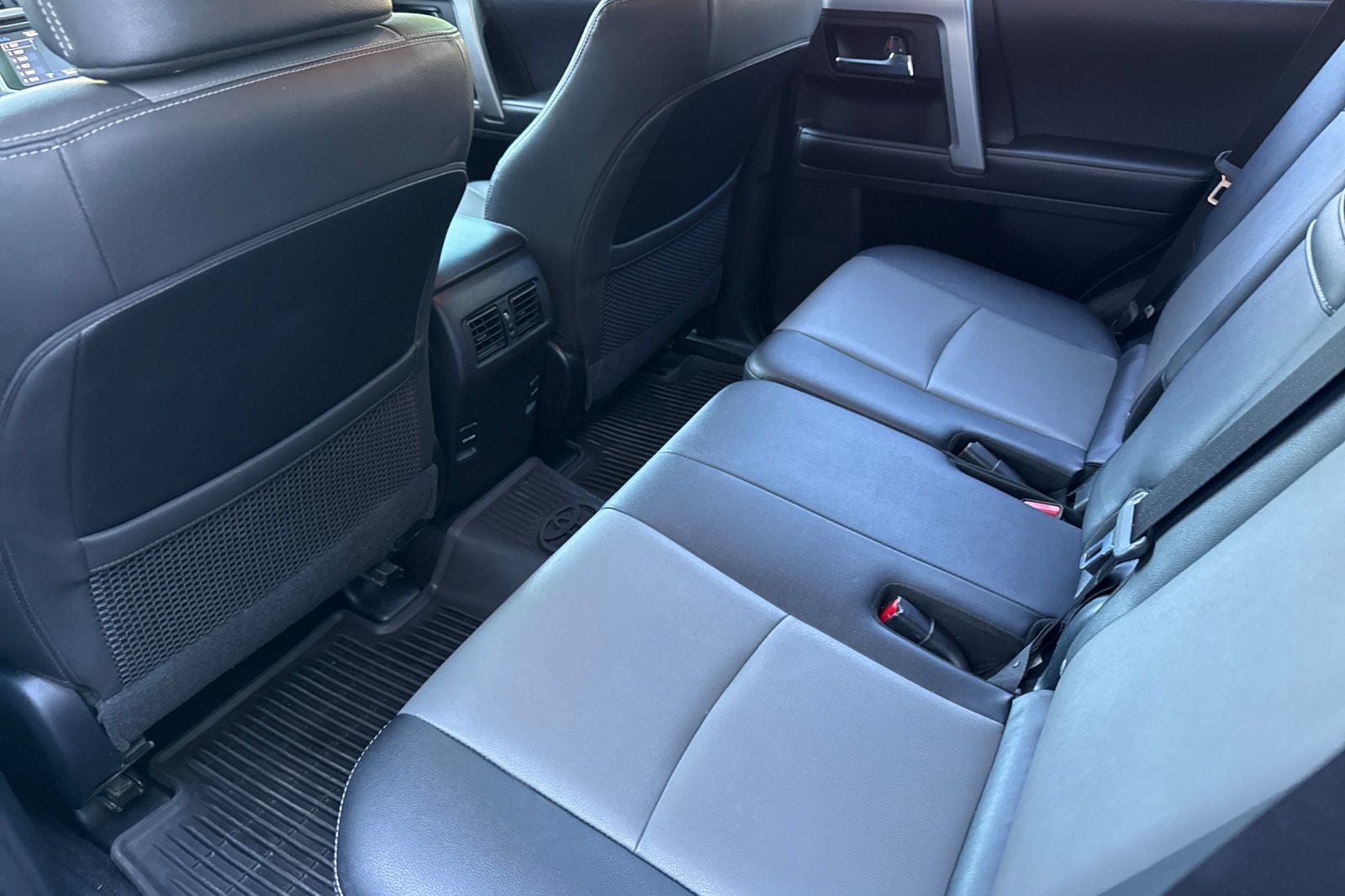 2019 Toyota 4Runner SR5 Premium 3rd Row Equipped!