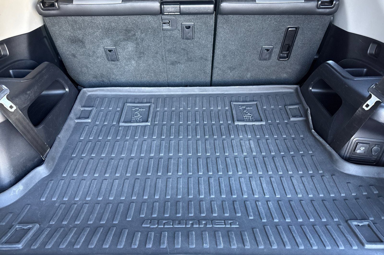2019 Toyota 4Runner SR5 Premium 3rd Row Equipped!