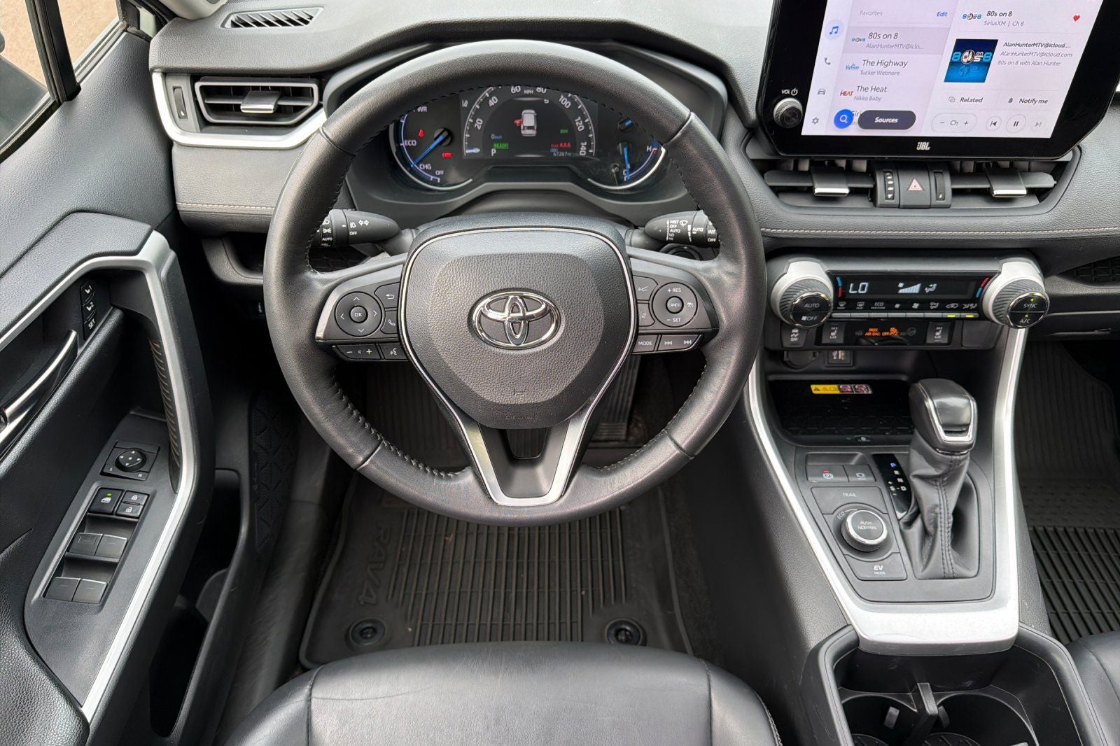 2023 Toyota RAV4 Hybrid XLE Premium