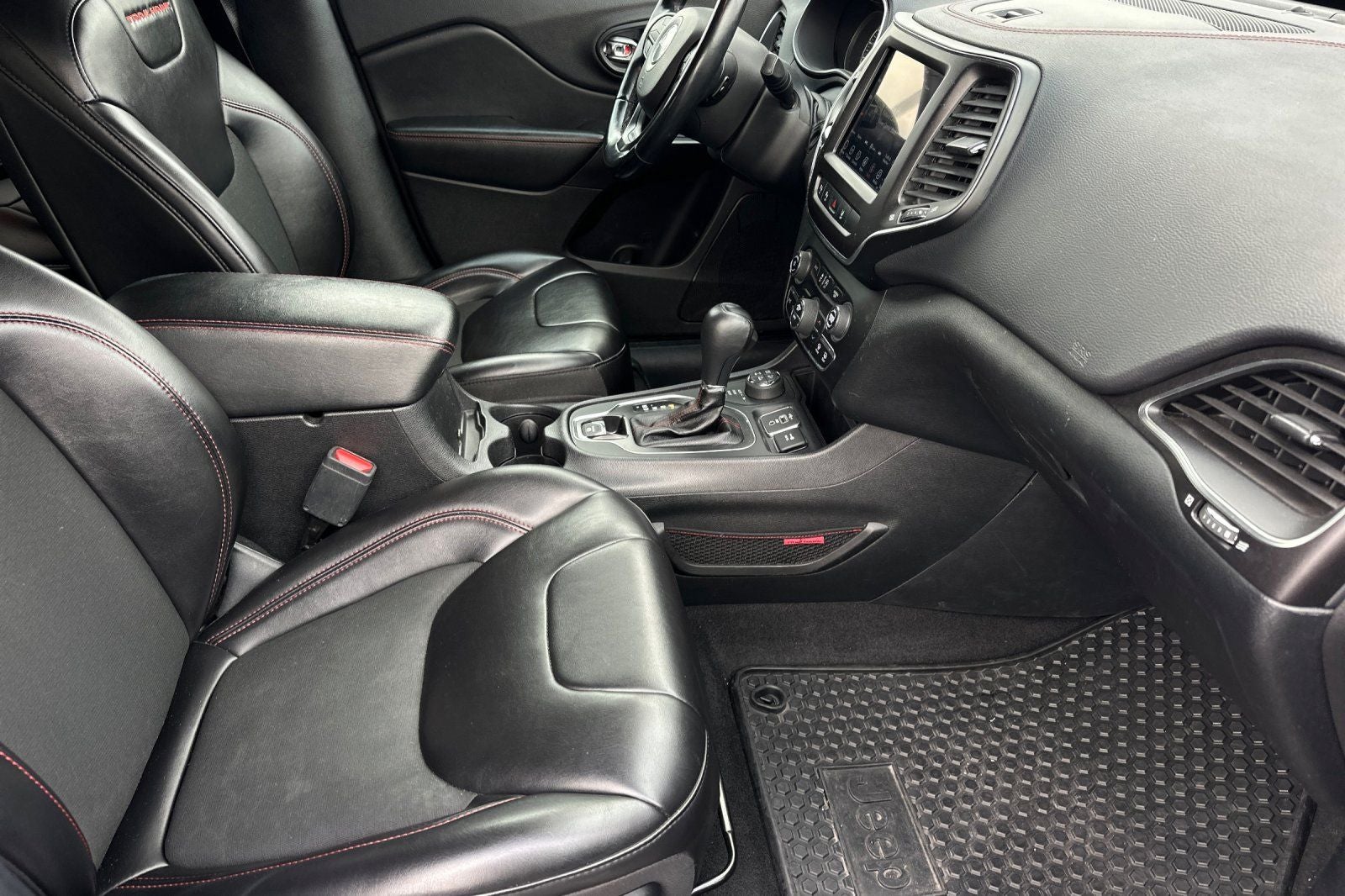 2020 Jeep Cherokee Trailhawk