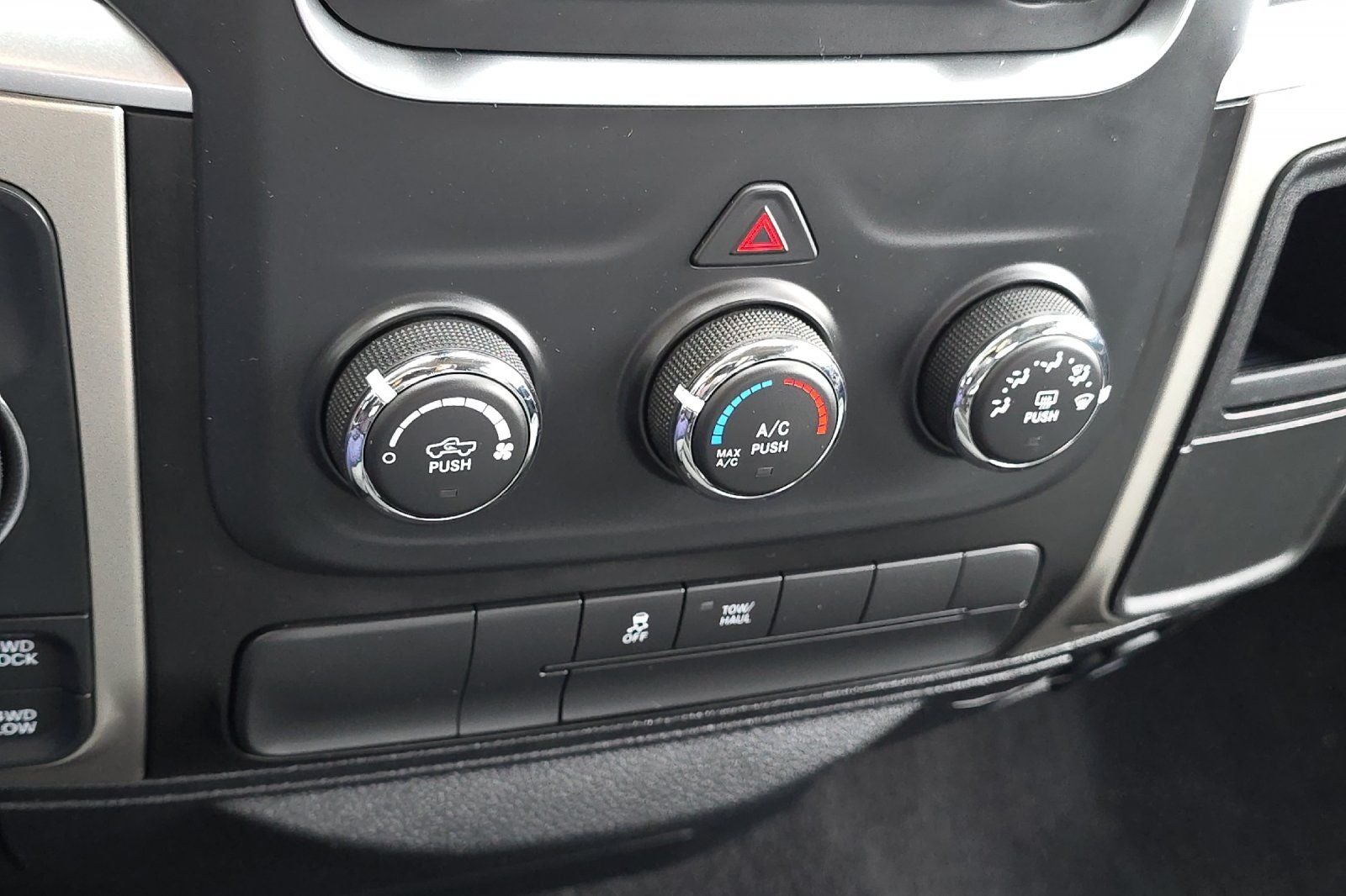2018 RAM 1500 SLT
