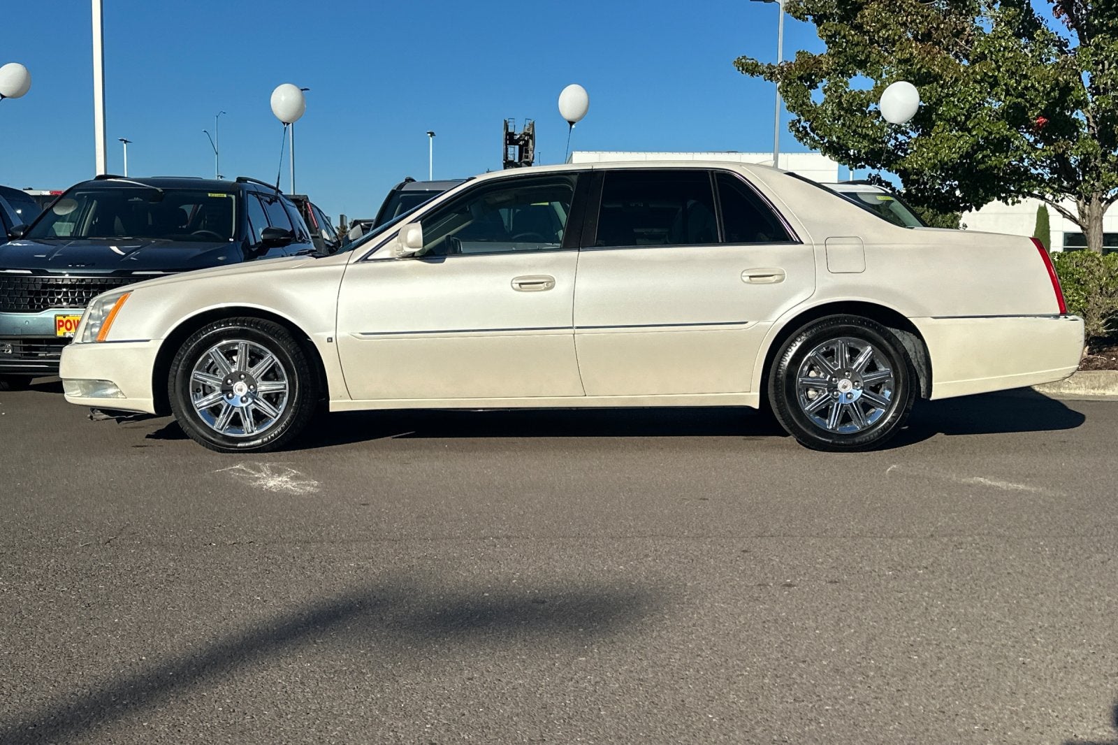 2010 Cadillac DTS Base