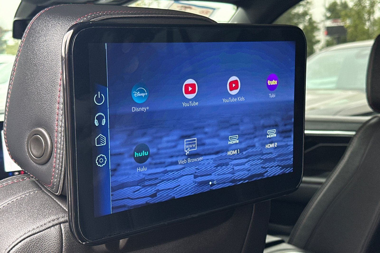 2025 Chevrolet Suburban RST