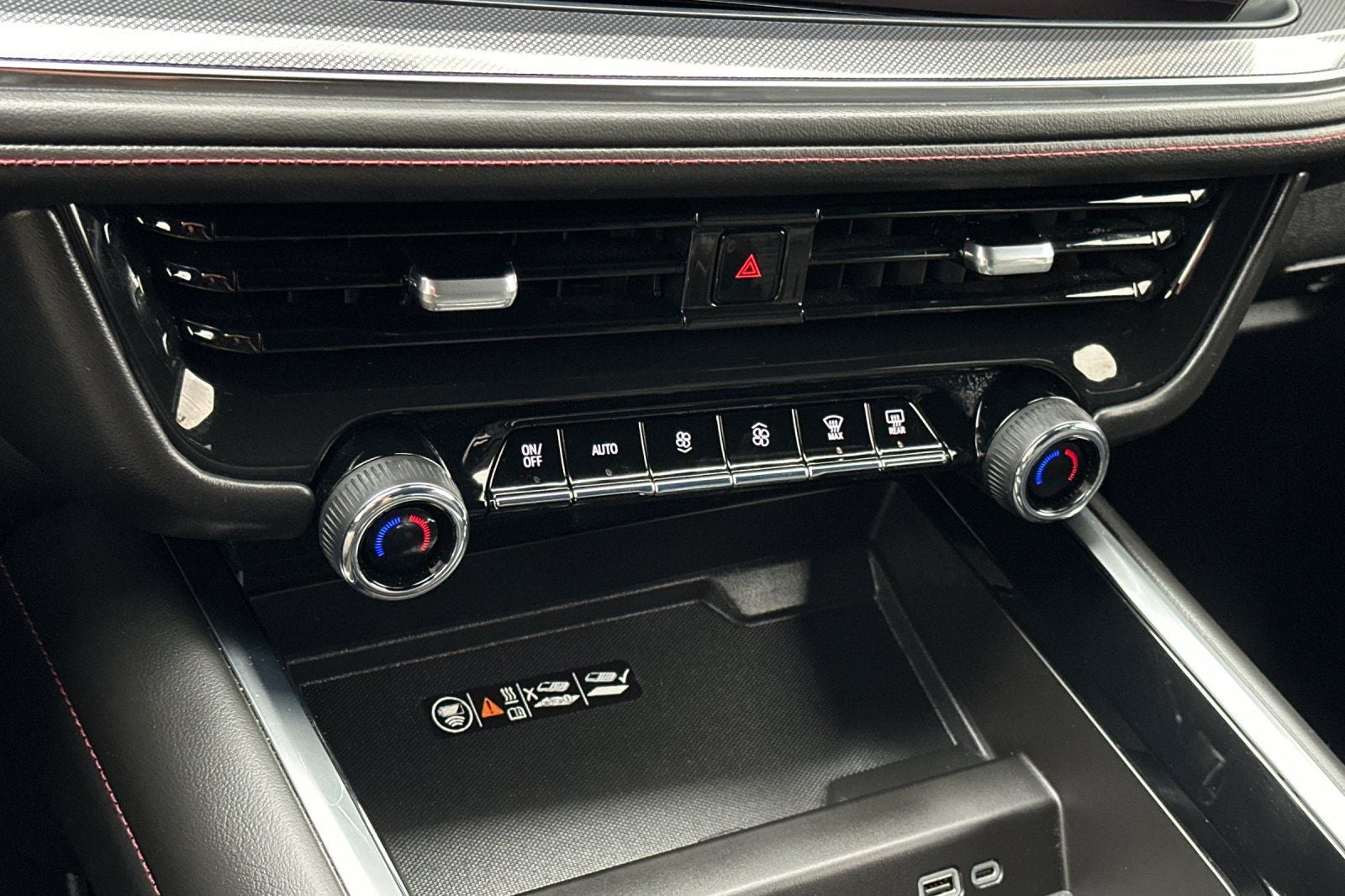 2025 Chevrolet Suburban RST