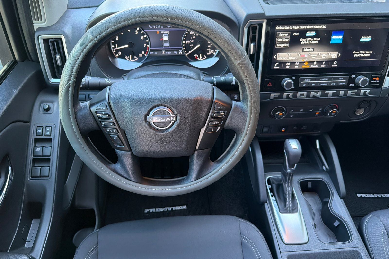 2025 Nissan Frontier SV