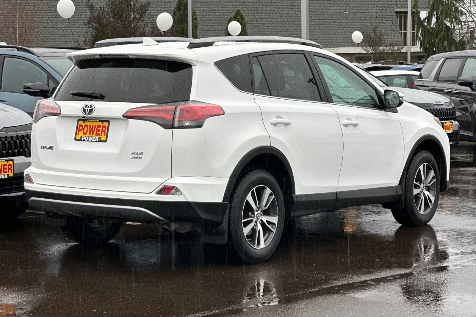2017 Toyota RAV4 XLE
